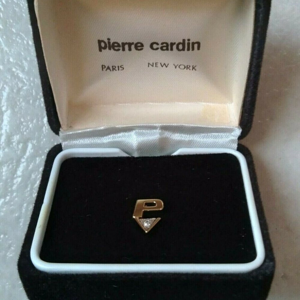VINTAGE "P" PIERRE CARDIN DIAMOND GOLD PLATED TIE TACK